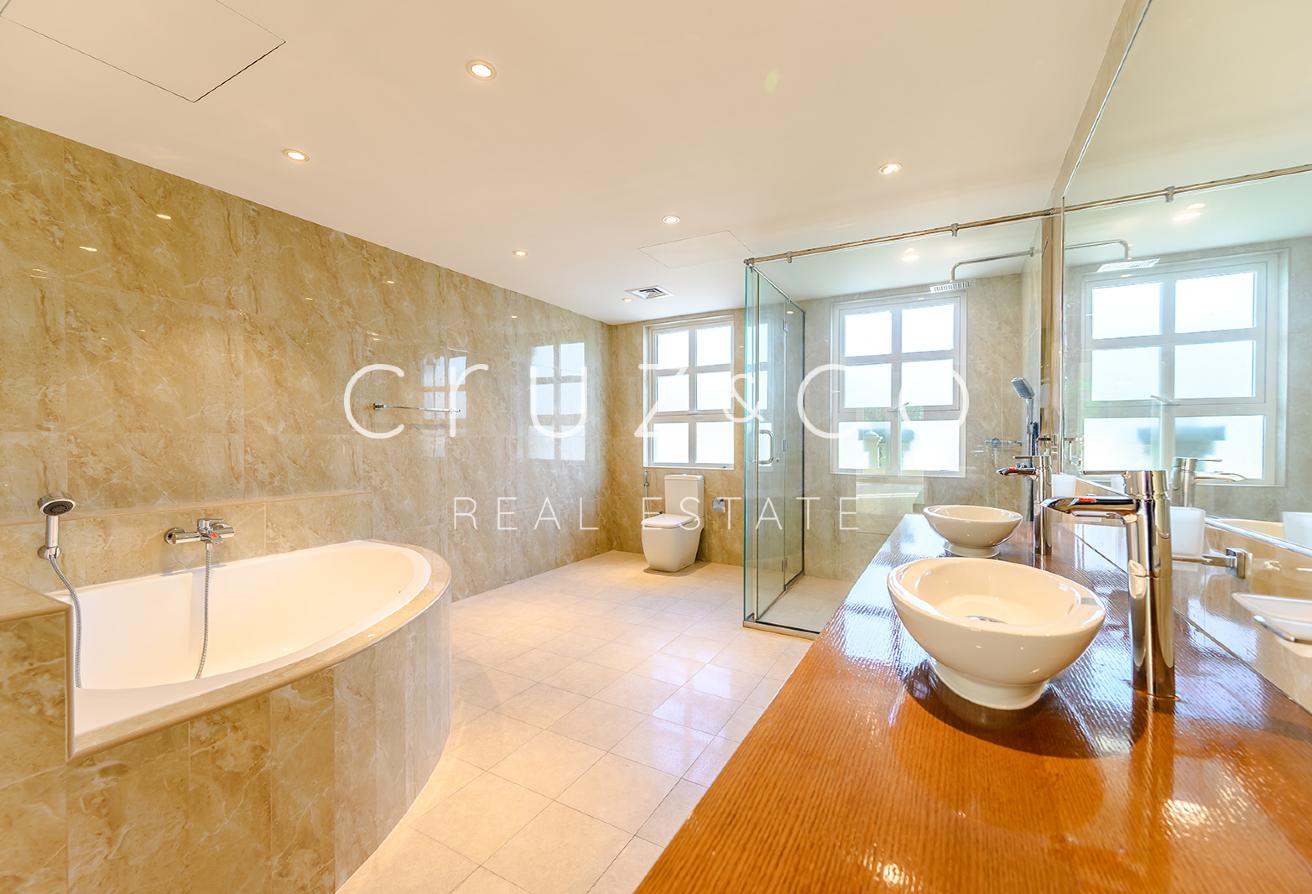 Monaco Style Home | Upgraded | Extended photo 28