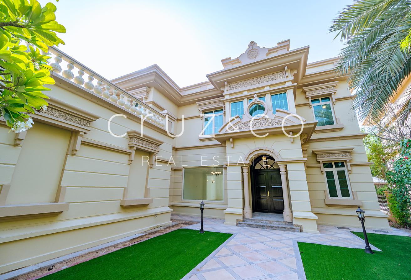 Monaco Style Home | Upgraded | Extended photo 2