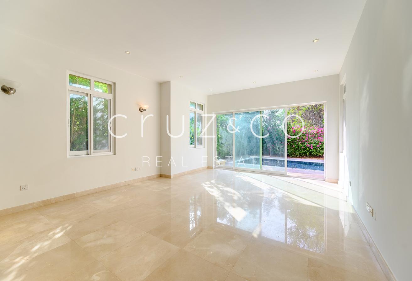 Monaco Style Home | Upgraded | Extended photo 8
