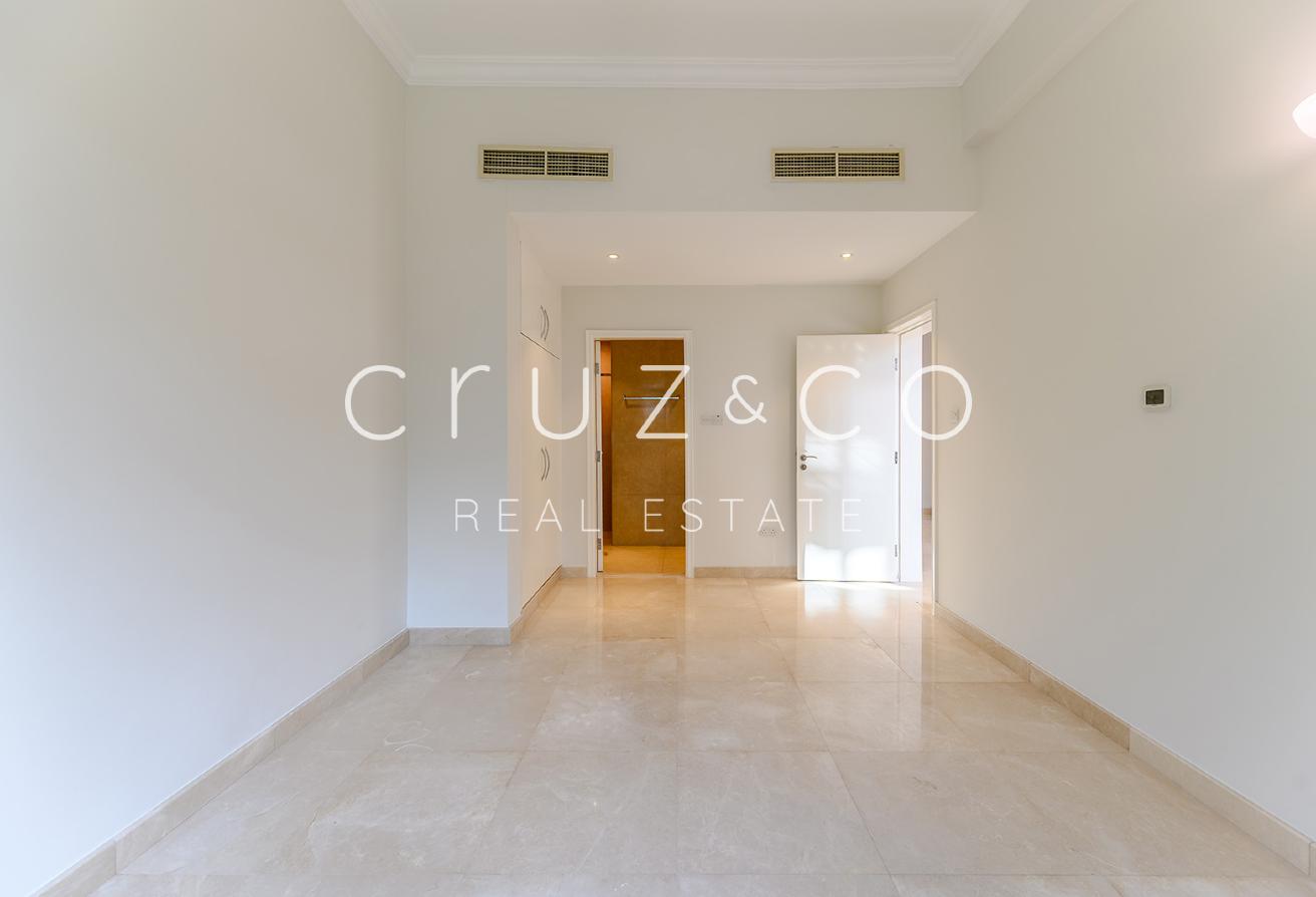 Monaco Style Home | Upgraded | Extended photo 14