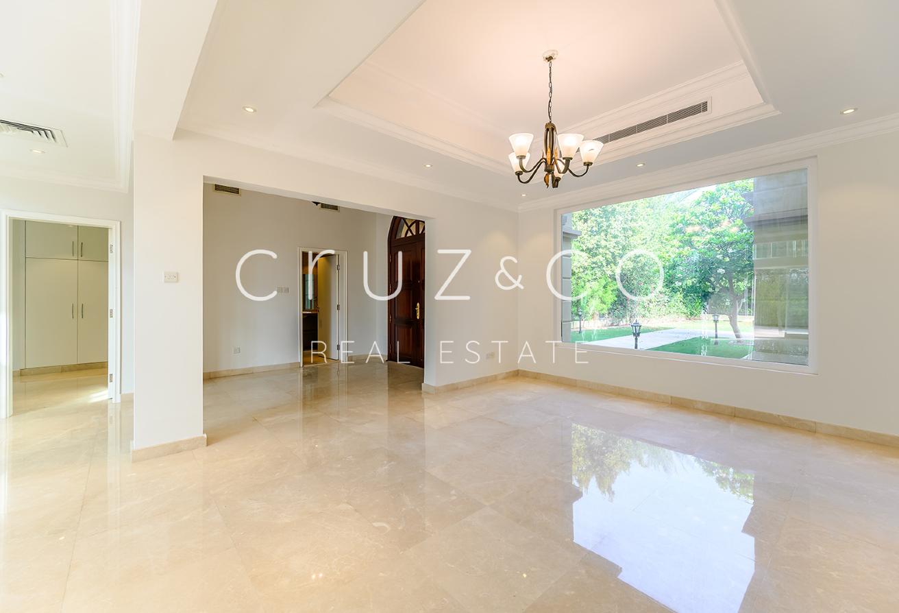 Monaco Style Home | Upgraded | Extended photo 12