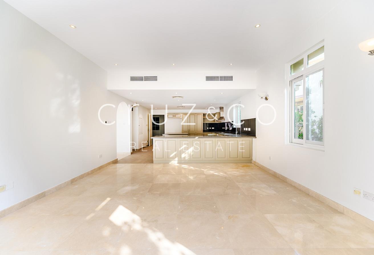 Monaco Style Home | Upgraded | Extended photo 9