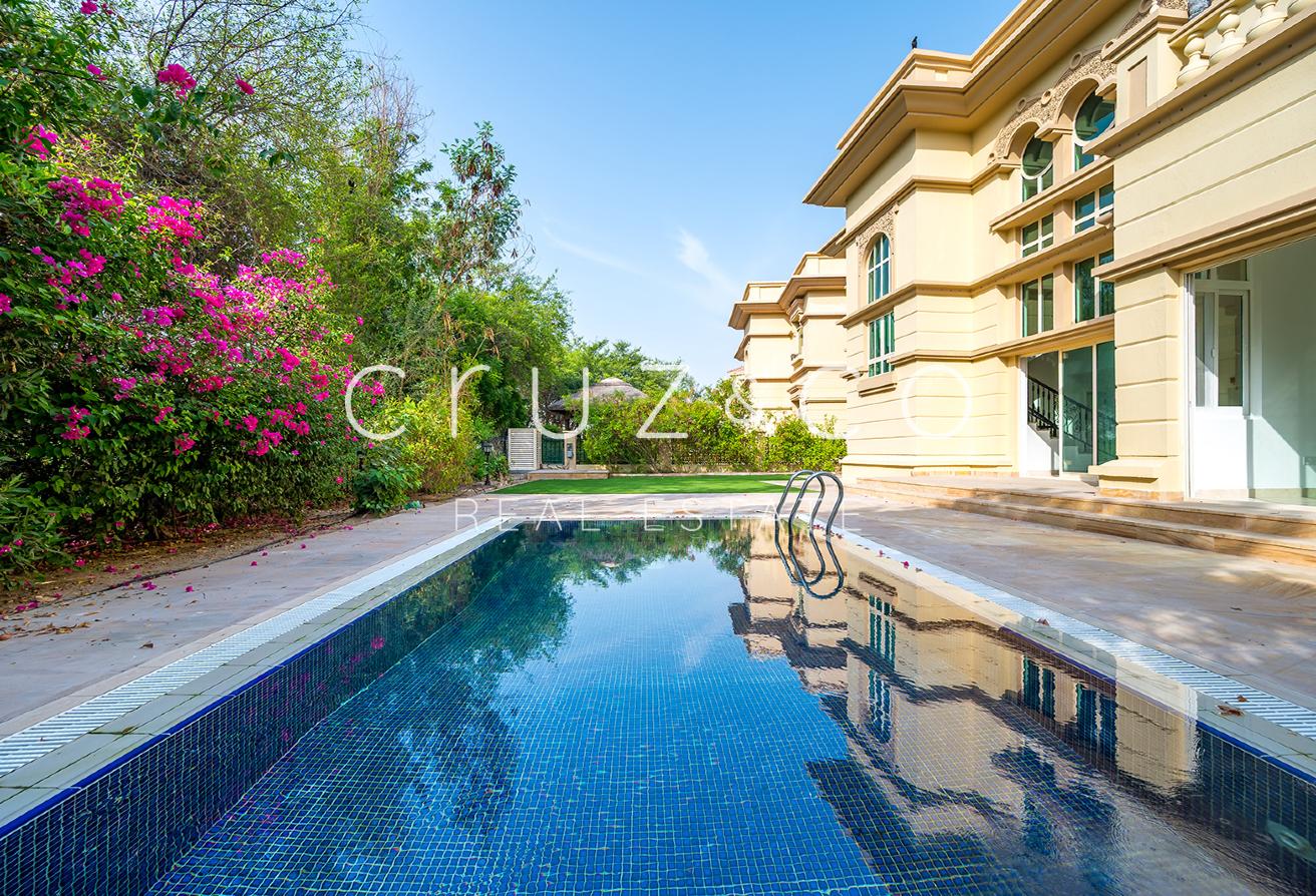 Monaco Style Home | Upgraded | Extended photo 16