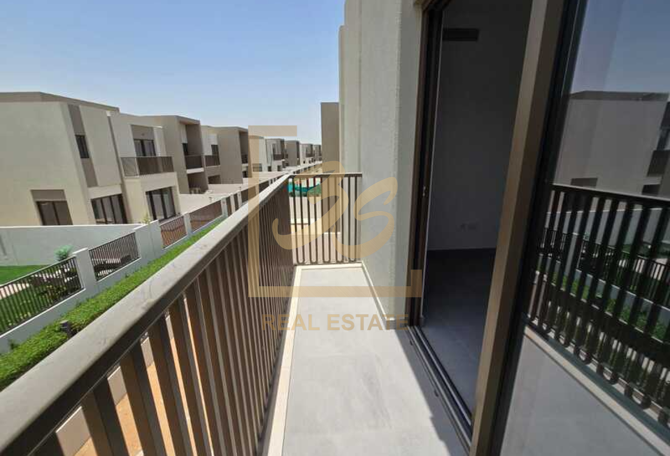 4BBrand New | Spacious Corner Villa | Huge Plot  by 270745 