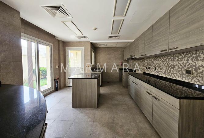 73882547 - Property Image 3