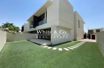Villa - 3 Bedrooms - 4 Bathrooms for rent in Flora - Damac Hills - Dubai