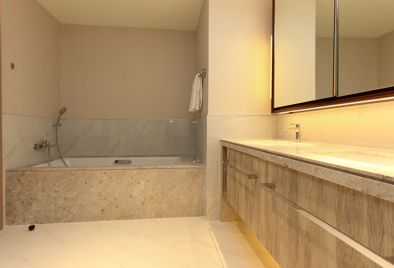 BURJ KHALIFA VIEW | LUXURY FURNISHED | LOW FLOOR