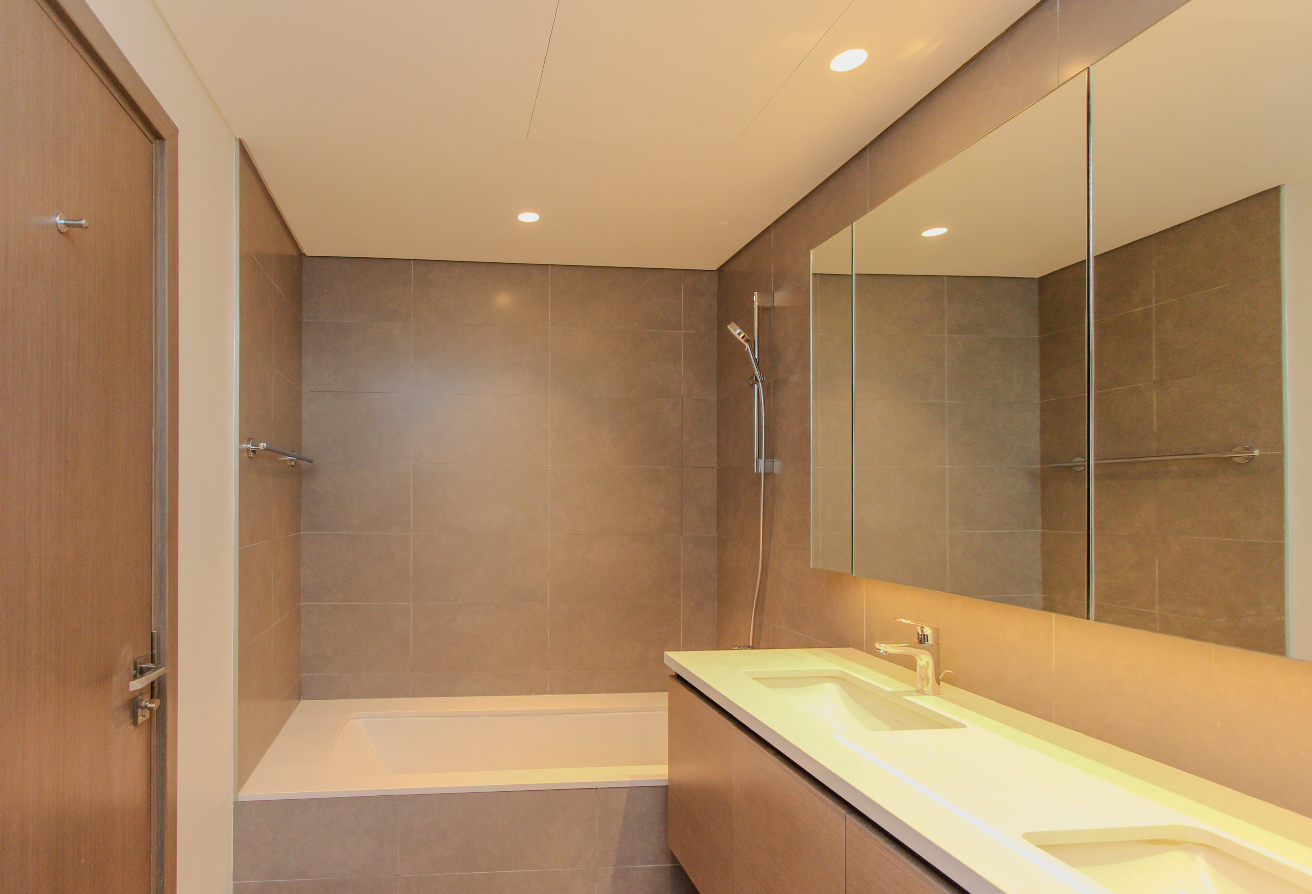 FACING CREEK BEACH | UPGRADED INTERIOR | RENTED