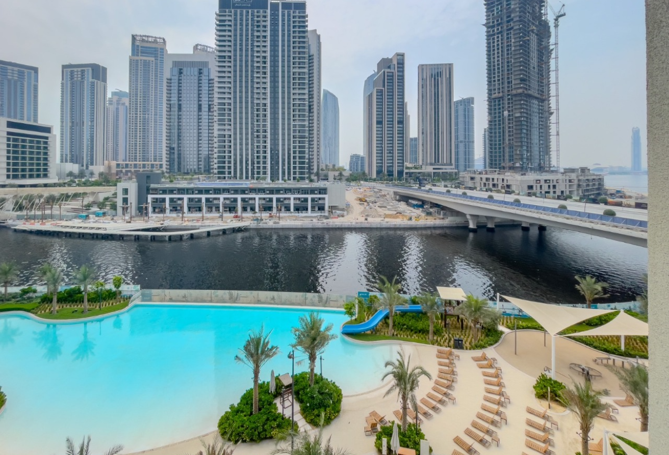 EXQUISITE WATERFRONT LIVING ON THE SCENIC ROUTE