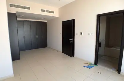 Apartment - 3 Bedrooms - 3 Bathrooms for sale in Mazaya 23 - Queue Point - Liwan - Dubai Land - Dubai