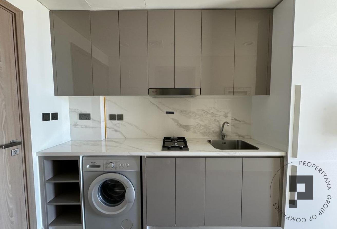 Studio w Appliances | Parking | Great Location photo 6