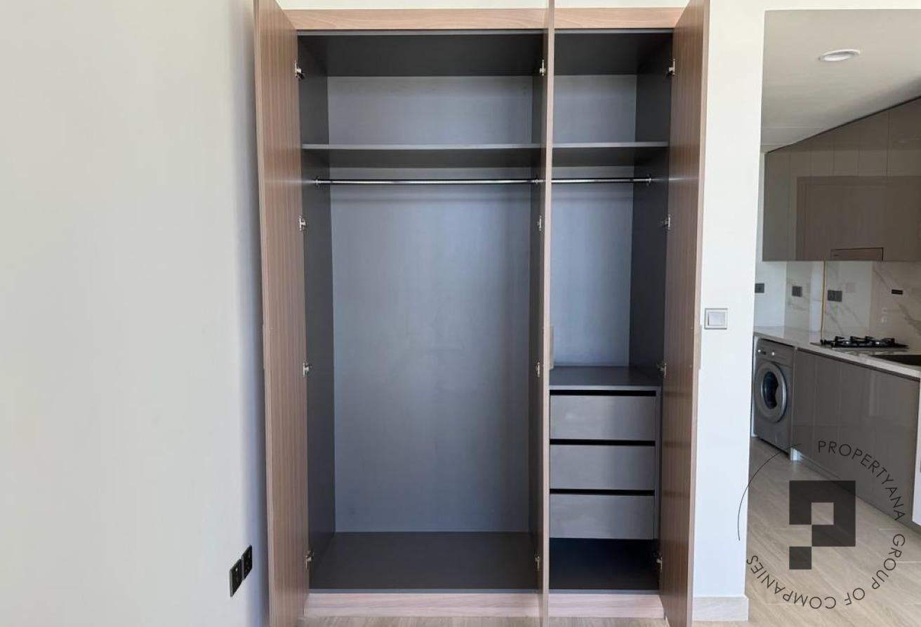 Studio w Appliances | Parking | Great Location photo 11