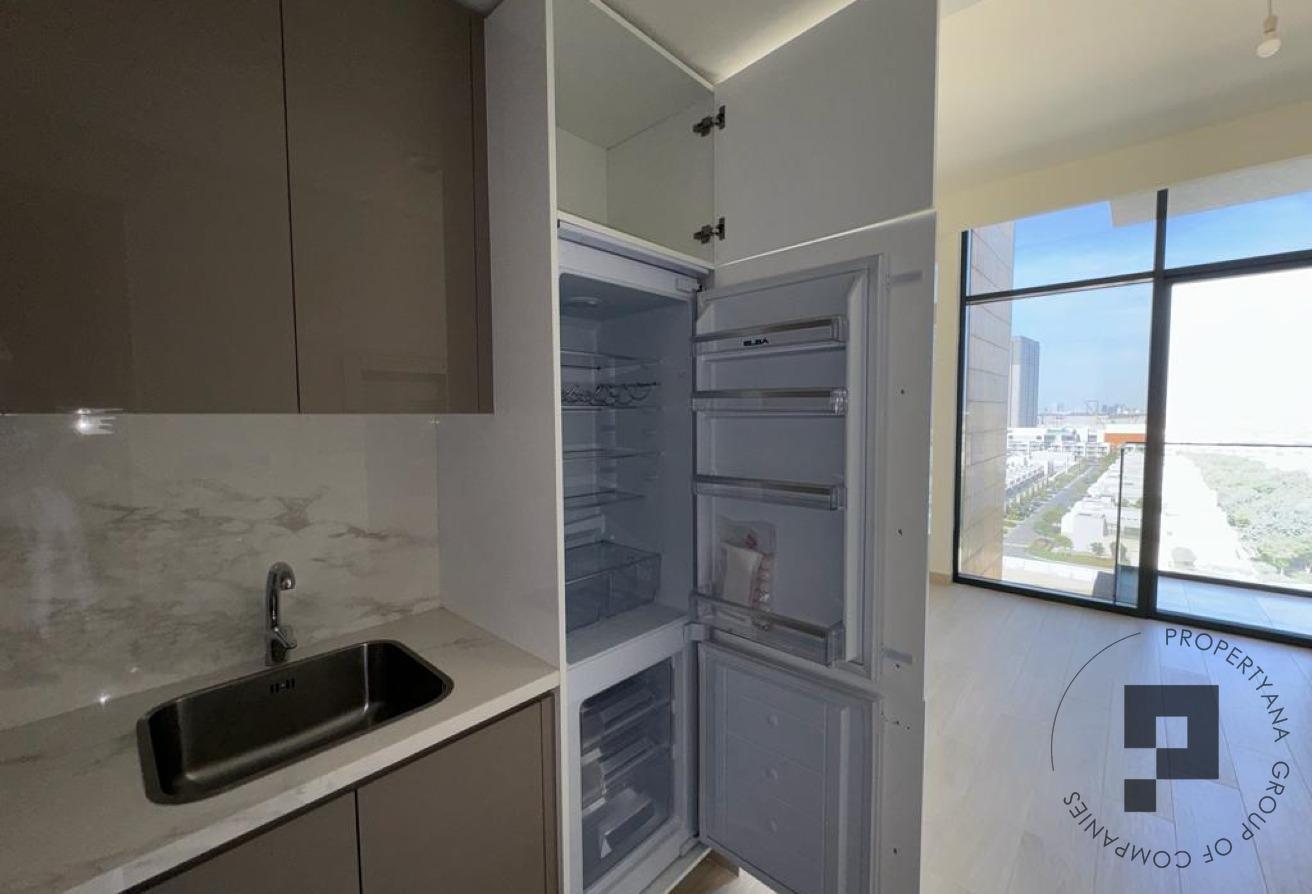 Studio w Appliances | Parking | Great Location photo 5