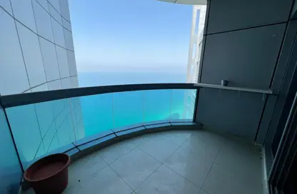 شقة - 2 غرف نوم - 4 حمامات للبيع في برج الكورنيش - طريق كورنيش عجمان - عجمان