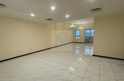 Apartment - 3 Bedrooms - 3 Bathrooms for rent in Silver Home Building - Hor Al Anz - Deira - Dubai