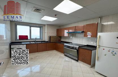 Apartment - 2 Bedrooms - 2 Bathrooms for rent in Corniche Tower - Ajman Corniche Road - Ajman
