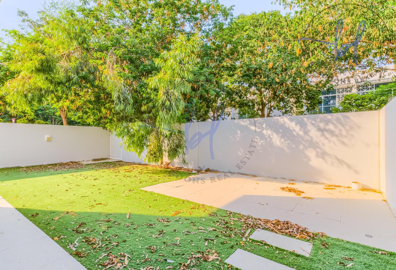 Lush Garden | Corner Unit | Home for Family photo 22