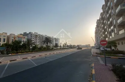 شقة - 2 غرف نوم - 3 حمامات للبيع في قرية الاميرة - الياسمين - عجمان