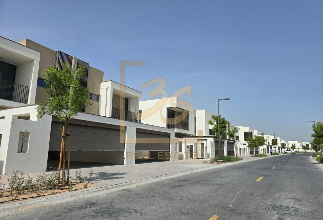 4 bedrooms villa for Sale