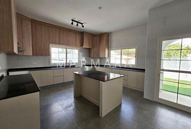 53572401 - Property Image 3