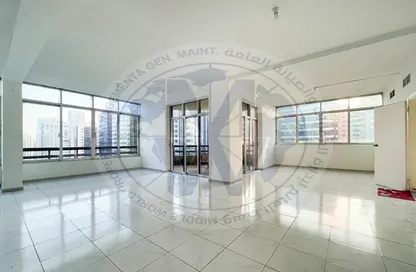 Apartment - 3 Bedrooms - 3 Bathrooms for rent in Al Danah - Abu Dhabi