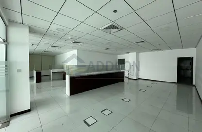 Office Space - 4 Bedrooms - 1 Bathroom for rent in Iris Bay - Business Bay - Dubai