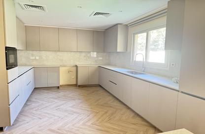 Villa - 4 Bedrooms - 5 Bathrooms for rent in Meadows 9 - Meadows - Dubai