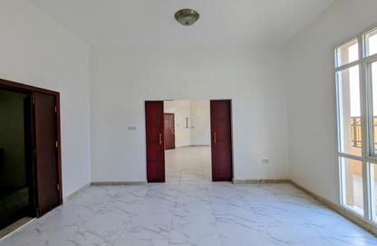 Villa - 5 Bedrooms - 6 Bathrooms for rent in Al Sarooj - Al Ain