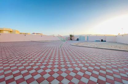 Villa - 5 Bedrooms - 7 Bathrooms for sale in Dhaher 5 - Al Dhahir - Al Ain