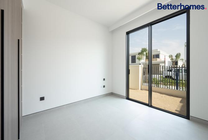 12077701 - Property Image 2