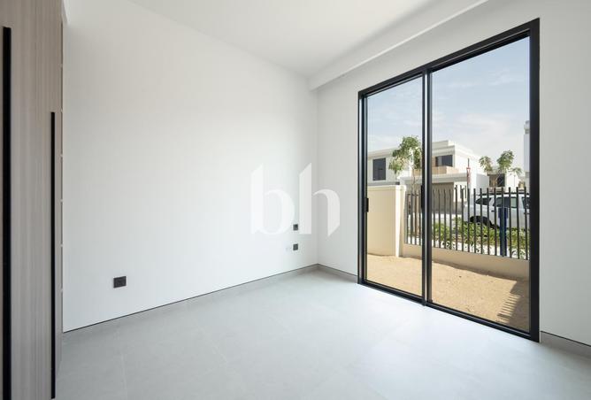 12077701 - Property Image 2