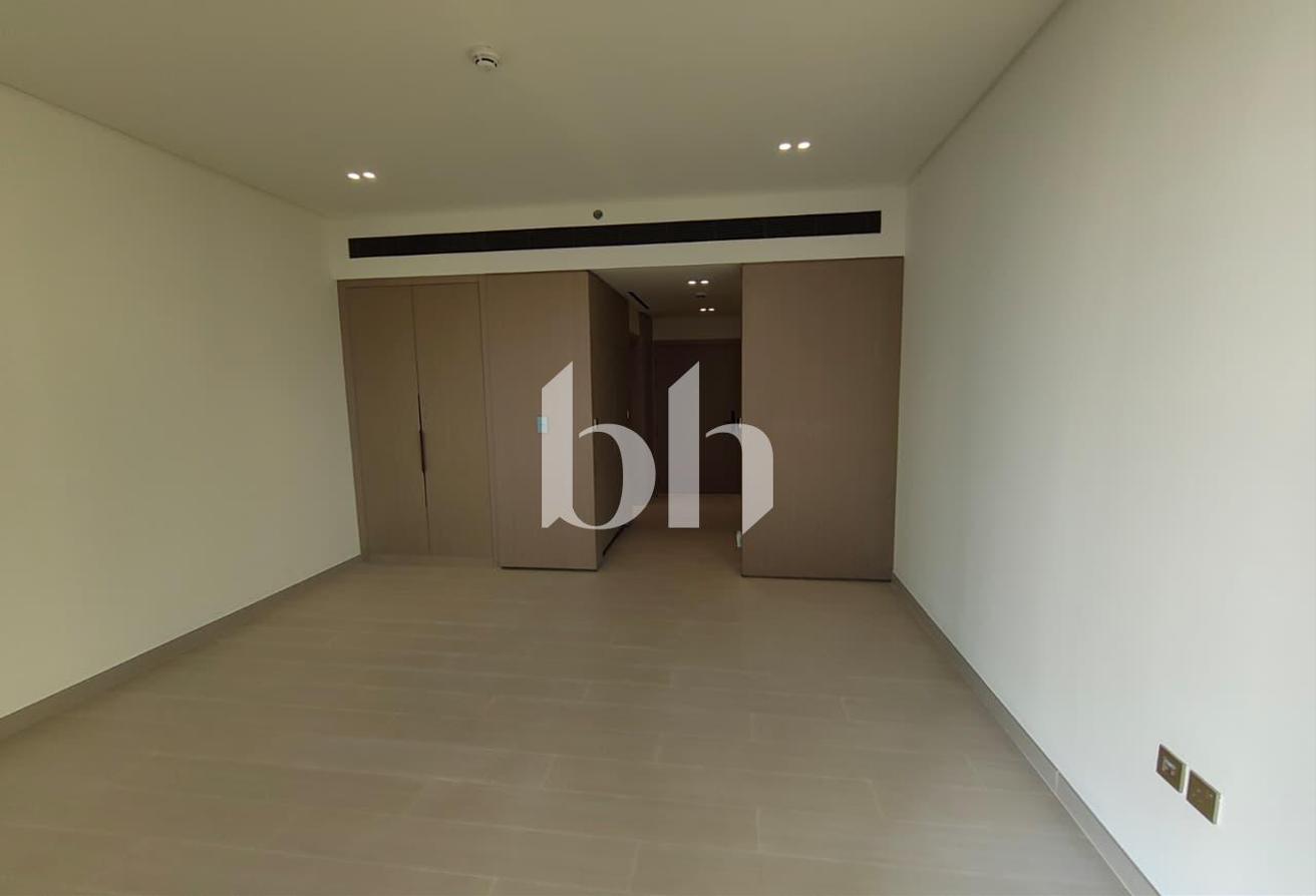 Spacious Open-Layout | Prime Location photo 6