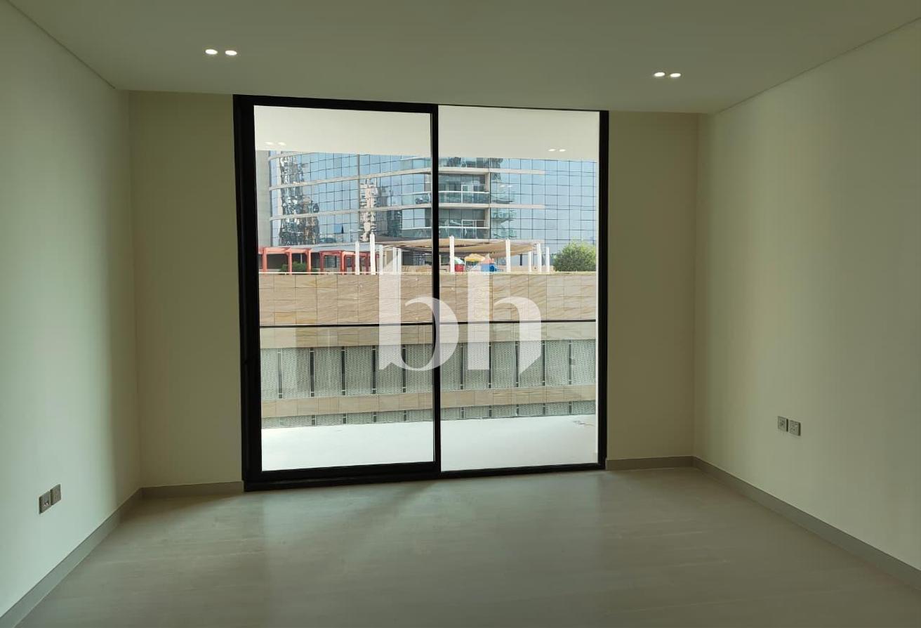 Spacious Open-Layout | Prime Location photo 3