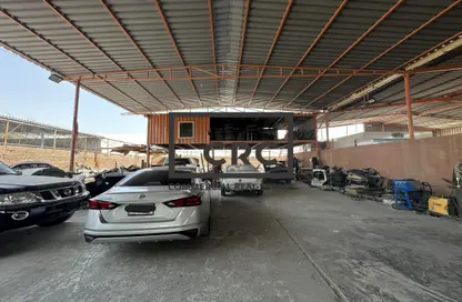 Warehouse - 1 Bedroom for rent in Industrial Area 4 - Sharjah Industrial Area - Sharjah
