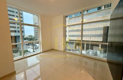 شقة - 2 غرف نوم - 2 حمامات للايجار في برج دوجا - شارع الشيخ زايد - دبي