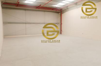 Warehouse - Studio - 1 Bathroom for rent in Umm Ramool - Dubai