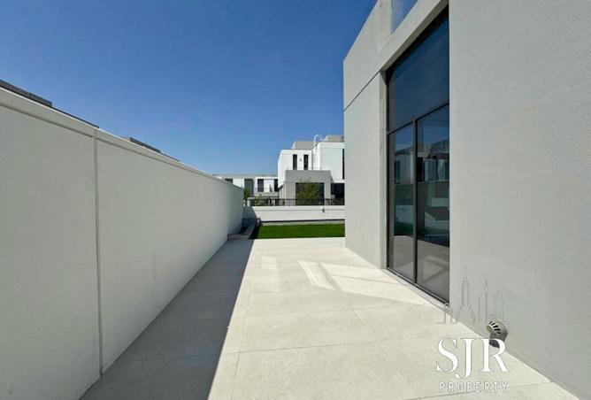 15120108 - Property Image 2