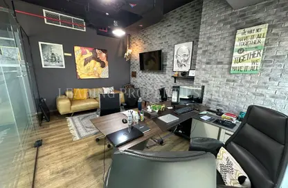 مكتب - 2 غرف نوم - 1 حمام للايجار في بايز ووتر - الخليج التجاري - دبي