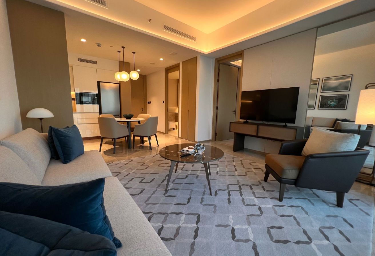 Luxury 1BR | Address Harbour Point | Creek