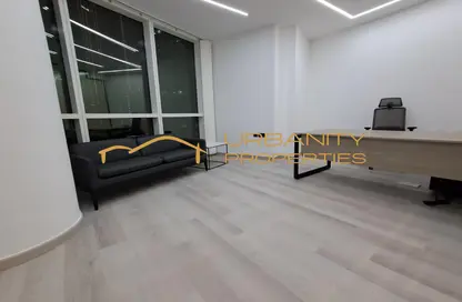 مكتب - استوديو للايجار في B2B  برج - الخليج التجاري - دبي