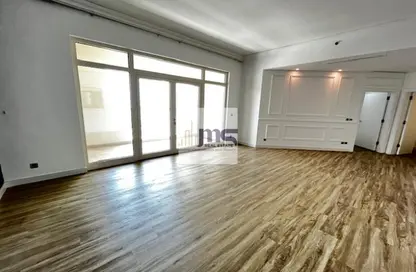 Apartment - 2 Bedrooms - 3 Bathrooms for rent in Al Khudrawi - Shoreline Apartments - Palm Jumeirah - Dubai