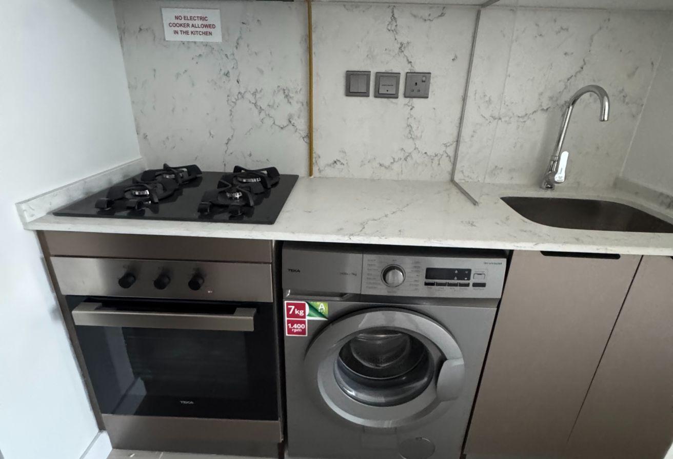 Modern studio | Unfurnished | High floor photo 13