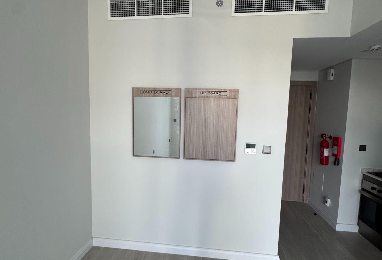 Modern studio | Unfurnished | High floor photo 11