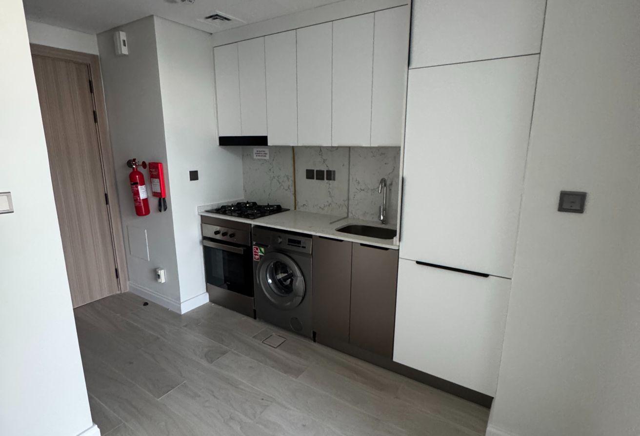 Modern studio | Unfurnished | High floor photo 2