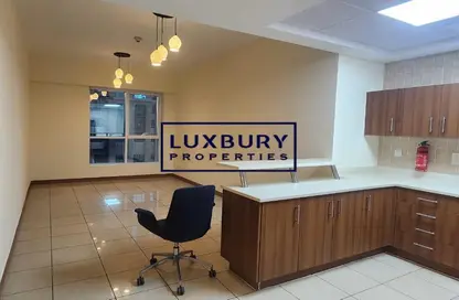 Apartment - 1 Bedroom - 2 Bathrooms for sale in Sulafa Tower - Dubai Marina - Dubai