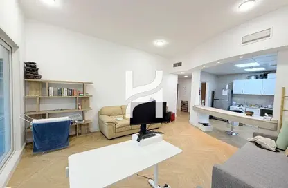 شقة - غرفة نوم - 2 حمامات للبيع في نورث ويست أبارتمنتس 1 - نورث ويست جاردن أبارتمنتس - الروضة الخضراء غرب - مجتمع الحدائق - مجمع دبي للاستثمار - دبي