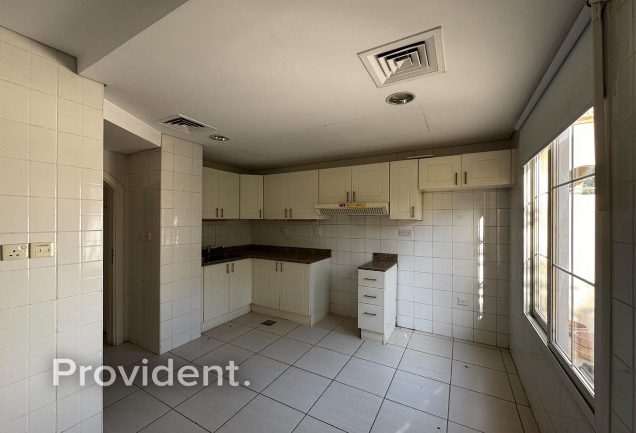 Immaculate Condition | Opposite Park/Pool | Vacant photo 6