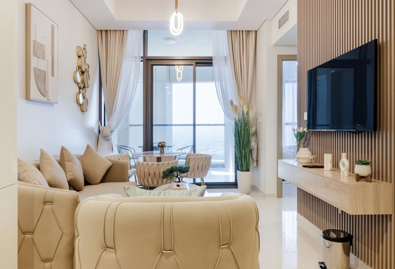 Amazing View | Fully Furnished | Prime Location 4
