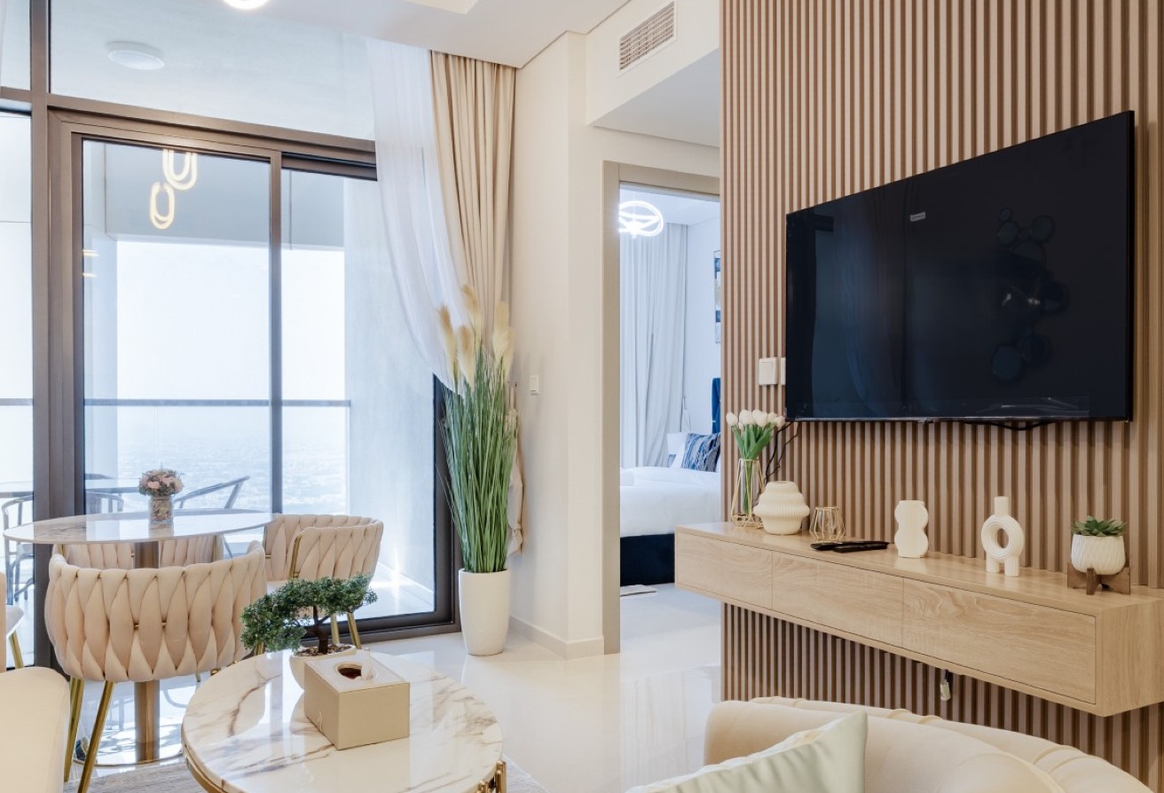 Amazing View | Fully Furnished | Prime Location 3