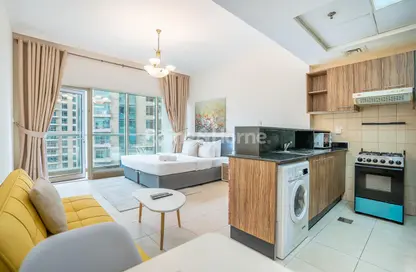 Apartment - Studio for rent in Burj Al Nujoom - Downtown Dubai - Dubai